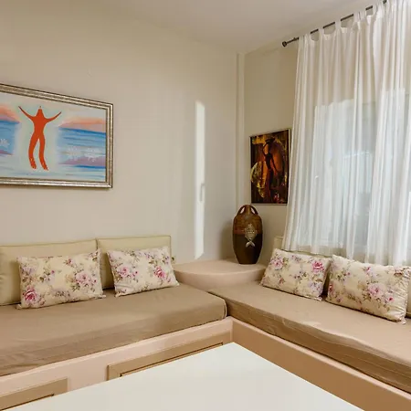 Apartamento Nektaria *