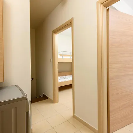 Apartamento Nektaria *